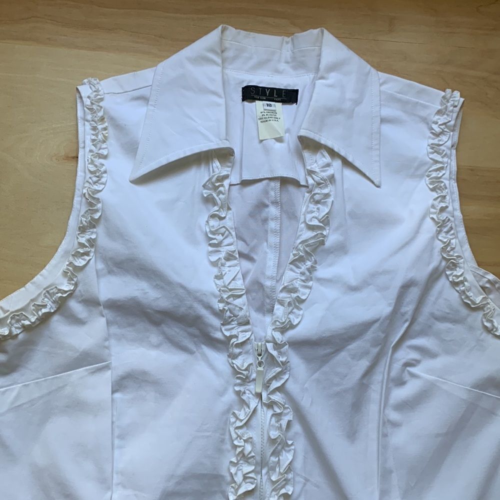 Style White Top  - Picture 2 of 9